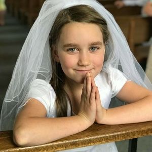 Meet your Posher, Elina